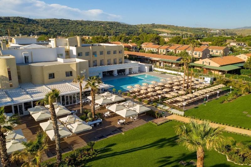 Mangia'S Himera Resort กัมโปเฟลิเช ดิ โรชเชลลา ภายนอก รูปภาพ